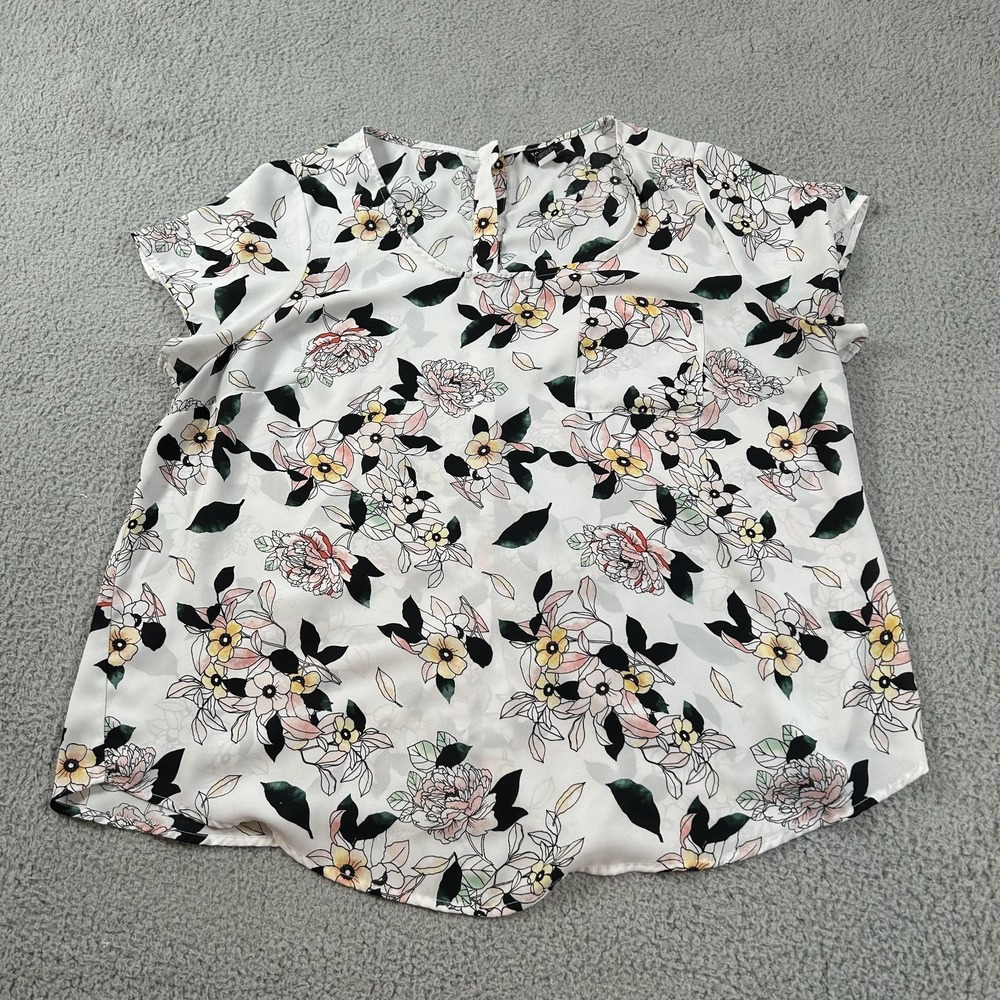 Torrid Blouse Womens 2 White Floral Short Sleeve‎ Button Back Polyester Top